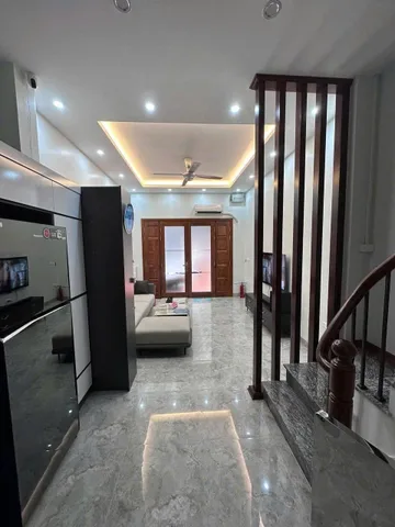Cho thuê nhà ngõ 678 La Thành quận Ba Đình 35M x 4T(3 phòng) giá 14.5 triệu