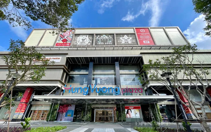 Chủ nhà cần bán gấp căn hộ Hùng Vương Plaza - 130m² (3PN - 3WC) - Có suất ô tô - Sổ hồng riêng