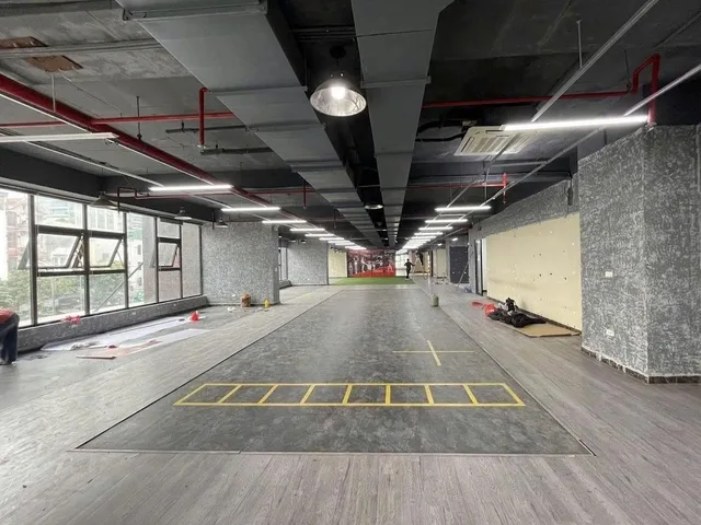 Cho thuê sàn chân đế mặt phố Vũ Phạm Hàm diện tích 330m mặt tiền rộng vị trí rất đẹp