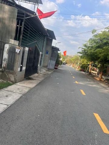 Bán đất 300m² có sẵn 100m² thổ cư ngang 9m giá 4.64 tỷ tại Phường Bình Dương