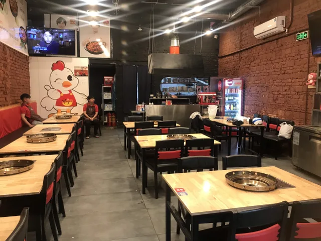 Cho thuê mặt bằng Duy Tân 80m2 x 3 tầng, mặt tiền 6m, thông sàn, giá 70 triệu