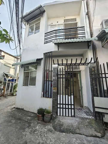 nhà 3,5 triệu 2 góc mặt tiền gần bệnh viện Phụ Sản Cần Thơ