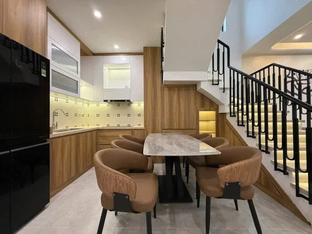 Nhà 3 tầng 5 phòng ngủ cạnh làng hương, thủy xuân Huế 3 tỷ 6xx