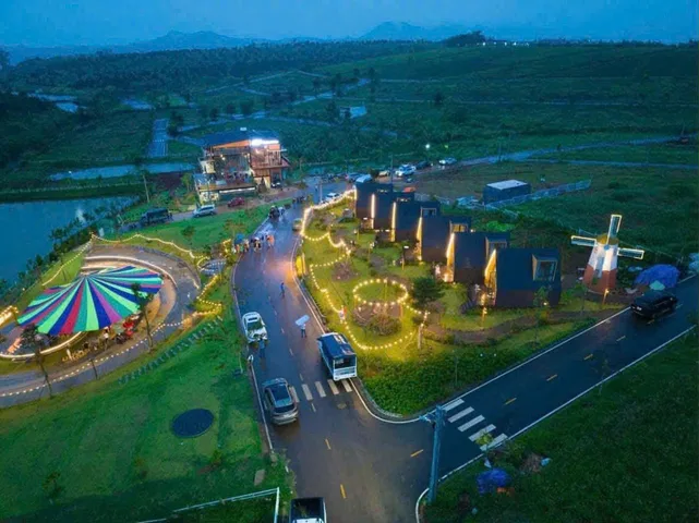 chủ ngộp cần bán lô đất nghỉ dưỡng view hồ sổ sẵn giá đang nngoopj