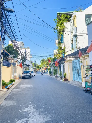 🏡 NGÔI NHÀ RỘNG RÃI 👏🏻ĐƯỜNG Ô TÔ RỘNG💥 GIÁ THUÊ CHỈ 10TR/th