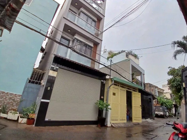 Bán nhà Gò Vấp Đ. Lê Lơi oto đậu trong nhà 2 lầu ngay trường ĐH Công Nghiệp TPHCM