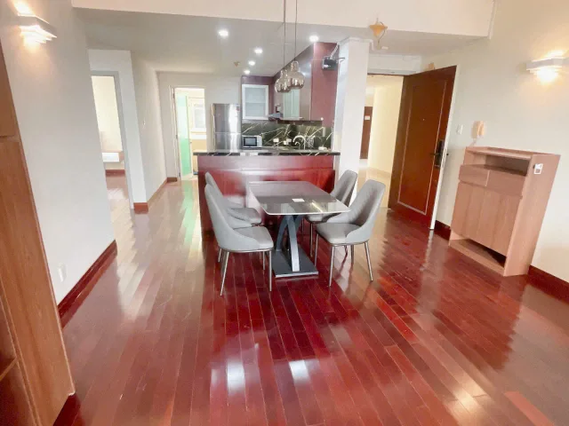 Căn hộ diện tích lớn 130m², 3PN ngay giữa lòng Quận 5 - Sổ hồng riêng - Hùng Vương Plaza - 9.5 Tỷ