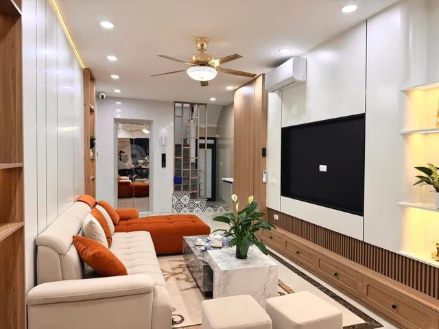 Bán nhà ngõ Quan Nhân Thanh Xuân – Giá 12.8 tỷ – DT 40m² x 6 tầng – Thang máy hiện đại, Full nội thất xịn, Sổ đỏ nở hậu vượng tài ( ảnh nhà thật)