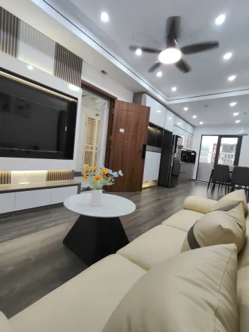 Bán nhà Kim Giang Thanh Xuân – Giá 8.95 tỷ – DT 42m² – 3 mặt thoáng sáng, Ngõ thông sát ô tô, Sổ đỏ nở hậu