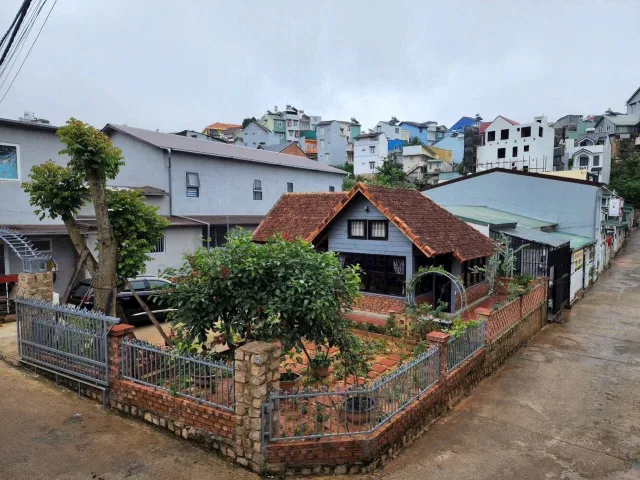 Căn góc 2 mặt tiền siêu đẹp ngay chợ ngô Quyền. tặng căn nhà gỗ nhỏ trên đất nghỉ dưỡng đúng tuyệt