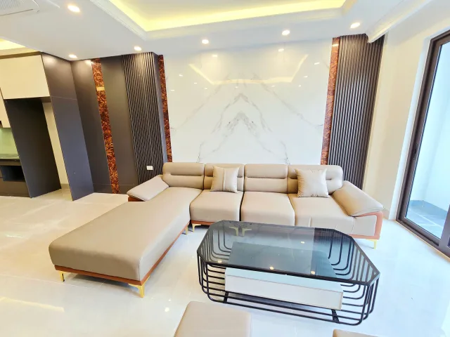 BÁN NHÀ 7 TẦNG THANG MÁY WIEU HỒ - NGỌC THUỴ