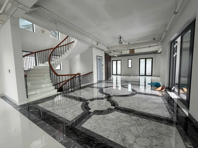 BDS HVL CHO THUÊ BIỆT THỰ MYSTERIA Q2 THA HỒ CHƠI TRỐN TÌM