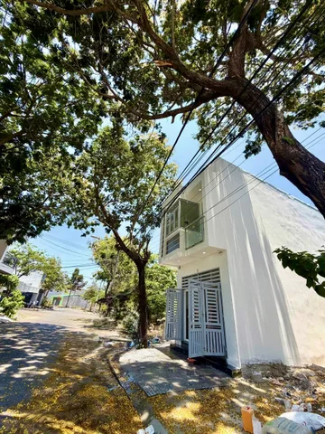 🔴 Nhà Mới 2 Tầng Mặt Đường 13m - Phường Nam Nha  Trang. Lô sạch không lỗi phong thuỷ
👉 Cách đường Phong Châu chỉ 20 mét 
Tái Định Cư Đất Lành, Vĩnh Thái