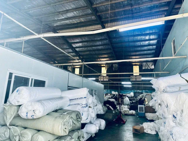 Cho thuê 1.200m2 và 1.700m2 tại Khu Công Nghiệp Hapro, Gia Lâm, Hà Nội.