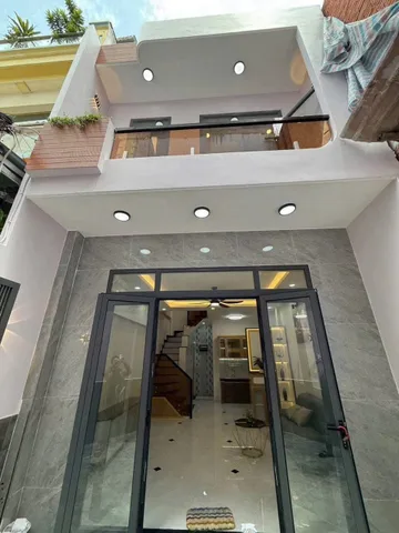 Nhà ngộp Hóc Môn 56m2 diện tích đất, trệt lầu