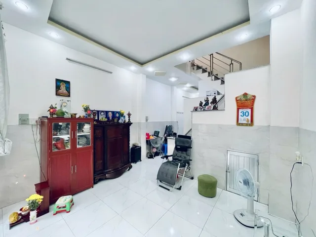 CÁCH MẠNG THÁNG TÁM – TÔ HIẾN THÀNH – ĐỐI DIỆN CÔNG VIÊN LÊ THỊ RIÊNG – NHÀ ĐẸP Ở NGAY – CHỈ 7.4 TỶ