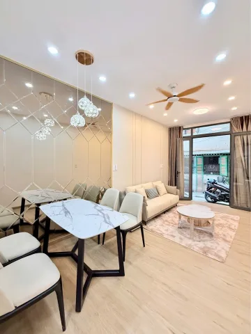 Chính chủ gửi bán nhà Nguyễn Duy Dương QUẬN 10 – NHÀ ĐẸP 33M² – Full nội thất – GIÁ 6.5 TỶ