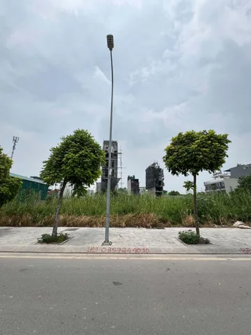 Chính chủ bán đất KĐG Cự Khối 120m², mặt tiền 9m, đối diện công viên hồ điều hòa