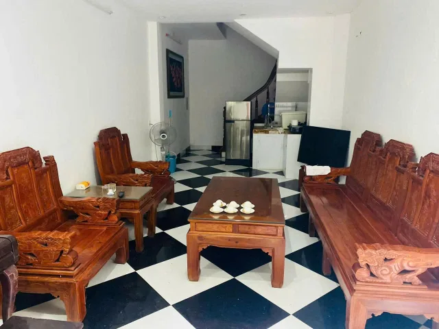Cho thuê nhà ngõ 25 Hồ Đắc Di, Đống Đa 32M*4 tầng giá12 triệu Ở NHÓM