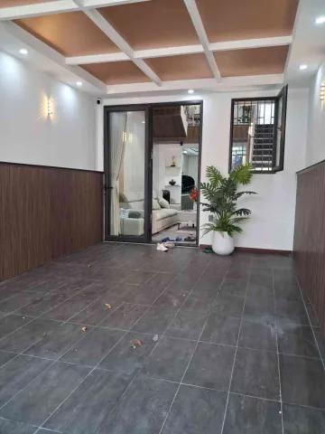 NHÀ 2 TẦNG ĐẸP 80M2 – NỘI THẤT XỊN XÒ – Ô TÔ NGỦ TRONG NHÀ - NGAY HÀ HUY TẬP - NHỈNH 5 TỶ