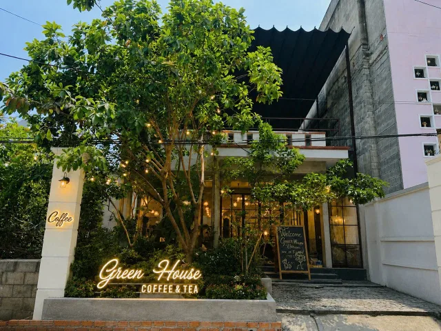 🍁Nhà mặt tiền đường TẢN VIÊN - khu bàn cờ Phước  Hoà - trung tâm Nha Trang 💰16.5tỷ-dòng tiền 20tr/tháng -hđ còn 5năm🍁
•DT: 145m2 (dtcn : 118.2m2- ngang 8m)
•Hướng Tây Nam