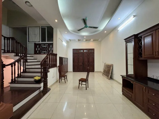 Cho Thuê Biệt Thự Sân Vườn Hàm Nghi - Mỹ Đình 130M² 4 Tầng 5 Ngủ - Ở, Kinh Doanh VP