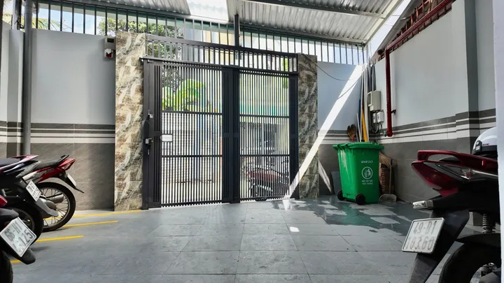 BDS HVL - Bán tòa nhà căn hộ dịch vụ 5 tầng +sân thượng (có 22 phòng).