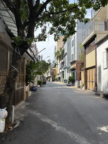 NHÀ ĐẸP DƯƠNG QUẢNG HÀM - HẺM XE TẢI