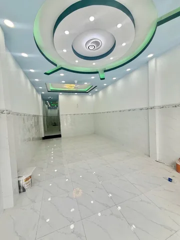 LINH ĐÔNG THỦ ĐỨC – NHÀ 2 TẦNG – 75m² – CHỈ 2.8 TỶ 🍀

Mặt tiền đường thông thoáng, vị trí đẹp gần Chợ Tam Hà, Giáo xứ Thánh Khang
Nhà 2 tầng gồm phòng khách, bếp, 4PN, 2WC
Xe hơi ngủ trong nhà
DT: 4.2m x 17.8m (75m²)
Sổ hồng riêng – pháp lý chuẩn N