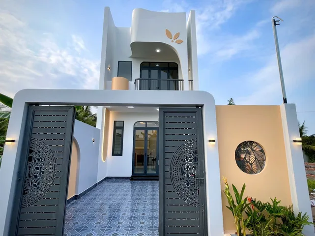 NHÀ TRỆT LẦU ĐƯỜNG Ô TÔ GẦN ĐƯỜNG HUYỆN 90C KHU PHỐ LONG HÒA A