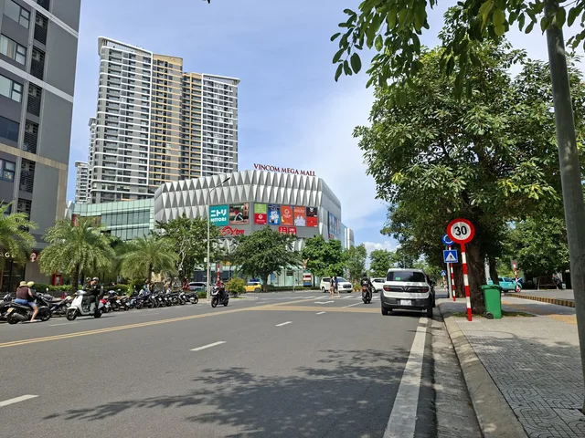 3,2 tỷ - Cạnh Vinhomes, VD3 - 16 phút Metro, nút giao - Bân kính 1km đầy đủ tiện ích - KDC hiện hữu, đường ôtô, không ngập