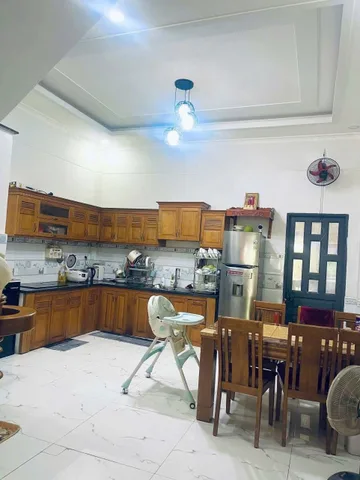 Bán nhà 1 trệt 1 lửng , P.Biên Hoà, cách chợ Đồn 200 mét.Đường Thông Thổ Cư. Chỉ 2Tỷ050 Triệu