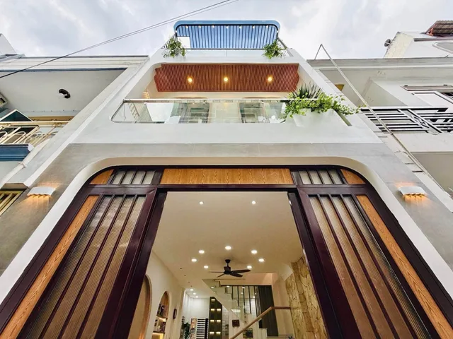 🔥 Bán gấp nhà đẹp ngay đường Lê Bình giá chỉ 3 tỷ 420 ở Q.Tân Bình, 57m². SHR hẻm xe hơi thông 🔥