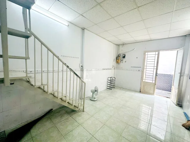 CHỈ 4.65 TỶ/33M2 VÀI CĂN RA PHẠM VĂN ĐỒNG
