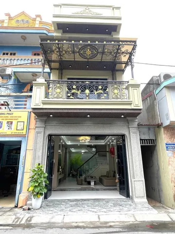 💎  HAI BÀ TRƯNG - 80.9M2 MT 4.3M - 3 TẦNG - hơn 10 tỷ 💎

Vị trí: HAI BÀ TRƯNG - Mặt phố KD sầm uất 24/7
DT: 80.9M2 SỔ ĐỎ - MT 4.3M x DÀI 19.5M - ĐẤT DÀI HIẾM
Kết cấu: NHÀ 3 TẦNG KHUNG CỘT - Xây >15 năm, chắc chắn
Công năng: T1 Mặt sàn KD 
Điểm mạnh: