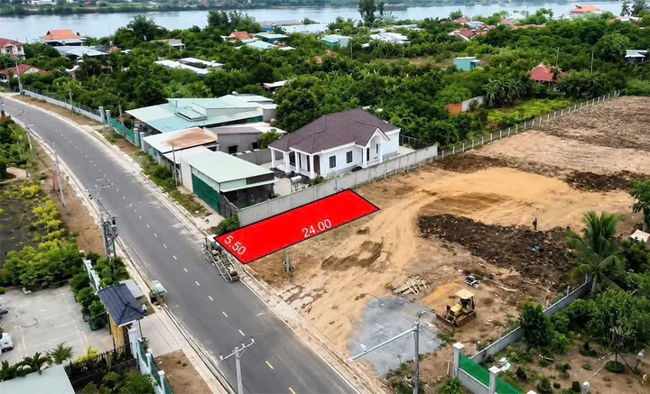 Đất mặt tiền Hương Lộ 15 – Tân Triều, 135m2, sổ hồng riêng, 980 triệu/lô