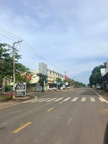 🔥Vợ chồng tôi bán lô đất mặt tiền ngay Chợ Đồng Xoài