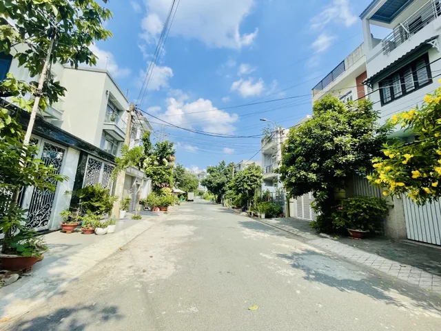BÁN NHÀ 3 TẦNG TRƯỜNG THỌ - NGAY CHÂN GA BÌNH THÁI - 90M2 (5x18) - GIÁ 13.2 Tỷ (35.415)