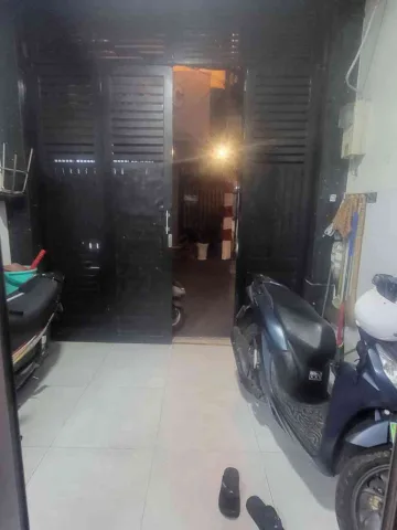 BÁN NHÀ HẺM XE HƠI 6M - CÁCH MẠNG THÁNG 8, GIÁP Q3, Q10  CV LÊ THỊ RIÊNG, 4 TẦNG- DT 37M² -