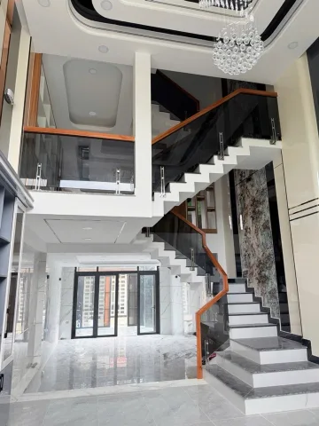 NHÀ MỚI ĐẸP LUNG LINH – FULL NỘI THẤT – ĐƯỜNG NHỰA 8M KHU PHÂN LÔ ĐỒNG BỘ TÂY LÂN