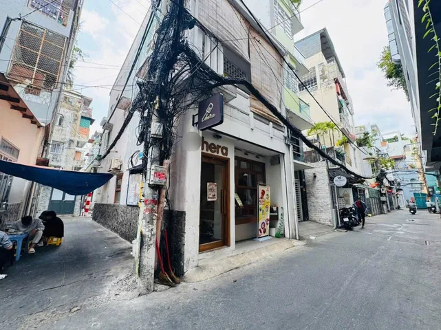 Đầu tư sinh lời ngay! Bán nhà Phan Đình Phùng đang có sẵn hợp đồng thuê 12tr/tháng. Giá 9,X tỷ.