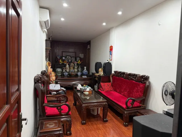 Nhà 5 tầng mặt đường Đống Đa 62m2 sẵn sổ