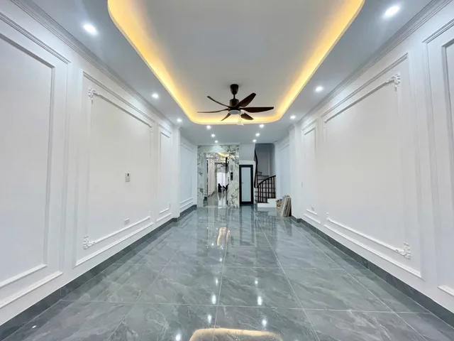 Định Công - Hoàng Mai, 6 tầng thang máy, mới đẹp, ô tô qua nhà, 39m2, 9.7 tỷ