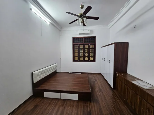 Thanh Xuân -Nhà đẹp- 4 Tầng- 5 ngủ - Full nội thất- Gần ô tô
