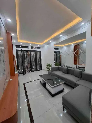 Bán nhà Lê Hồng Phong 50m2 - 4 tầng - Trung tâm Hà Đông - Ô tô gần nhà - Giá 10,5 tỷ