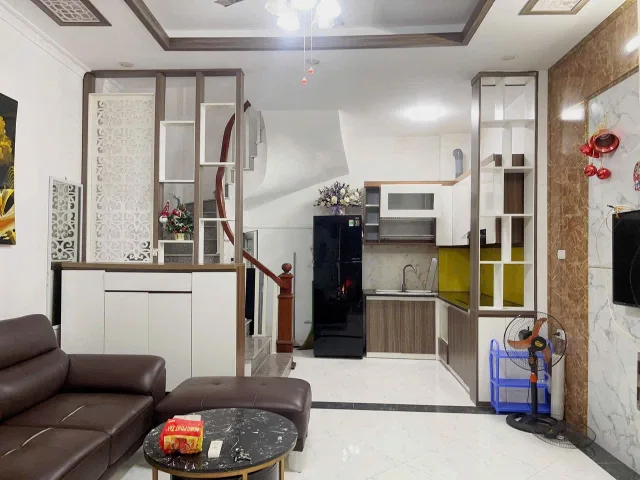 Cho Thuê Nhà Ngõ 762 Bạch Đằng - Hai Bà Trưng 30M² 5 Tầng 3 Ngủ - Full Nội Thất - Giá Thuê 10tr - Nhận Nhà Ngay