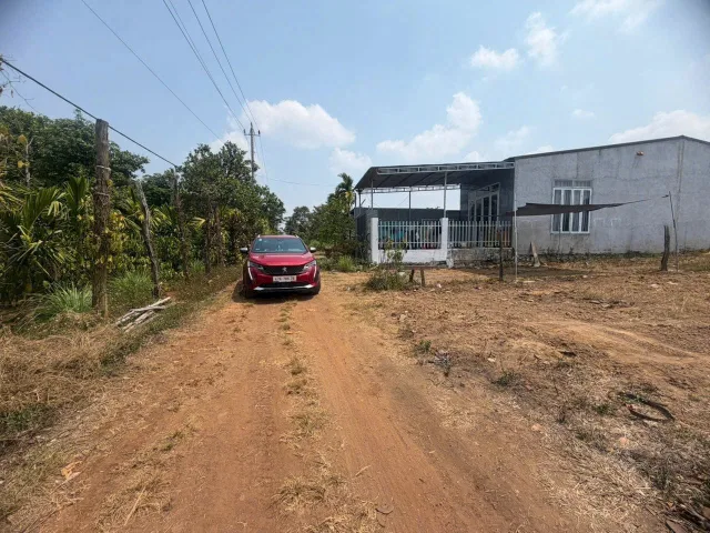 1000m(27x40) ngay gần tuyến 2 rộng 65m. Cách khu công nghiệp Tân tiến chỉ 1km, sổ sẵn