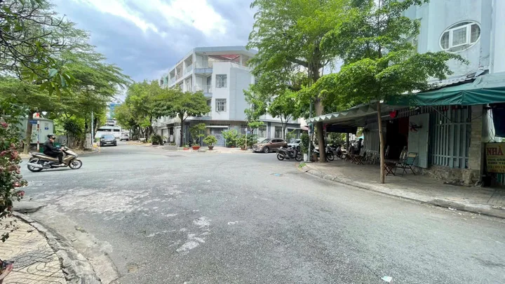 Bán nhà mặt tiền đường số 41 ngay Lâm Văn Bền . 476m2 đất ở đô thị