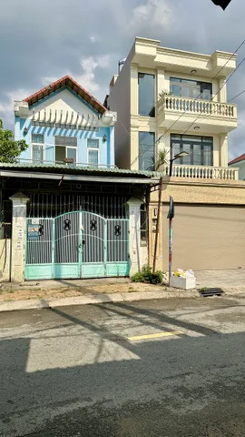 Bán nhà Dt 112m2 Trệt, 1 lầu mặt tiền đường Tân Xuân 3