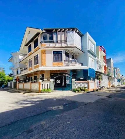Căn góc 2 mặt tiền ra hồ Xuân Hương đúng 5phút, đường nhựa to đẹp khu dân cư khang trang . VIP